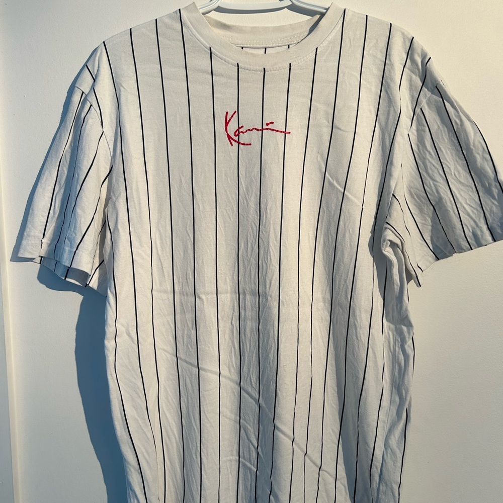 white tee